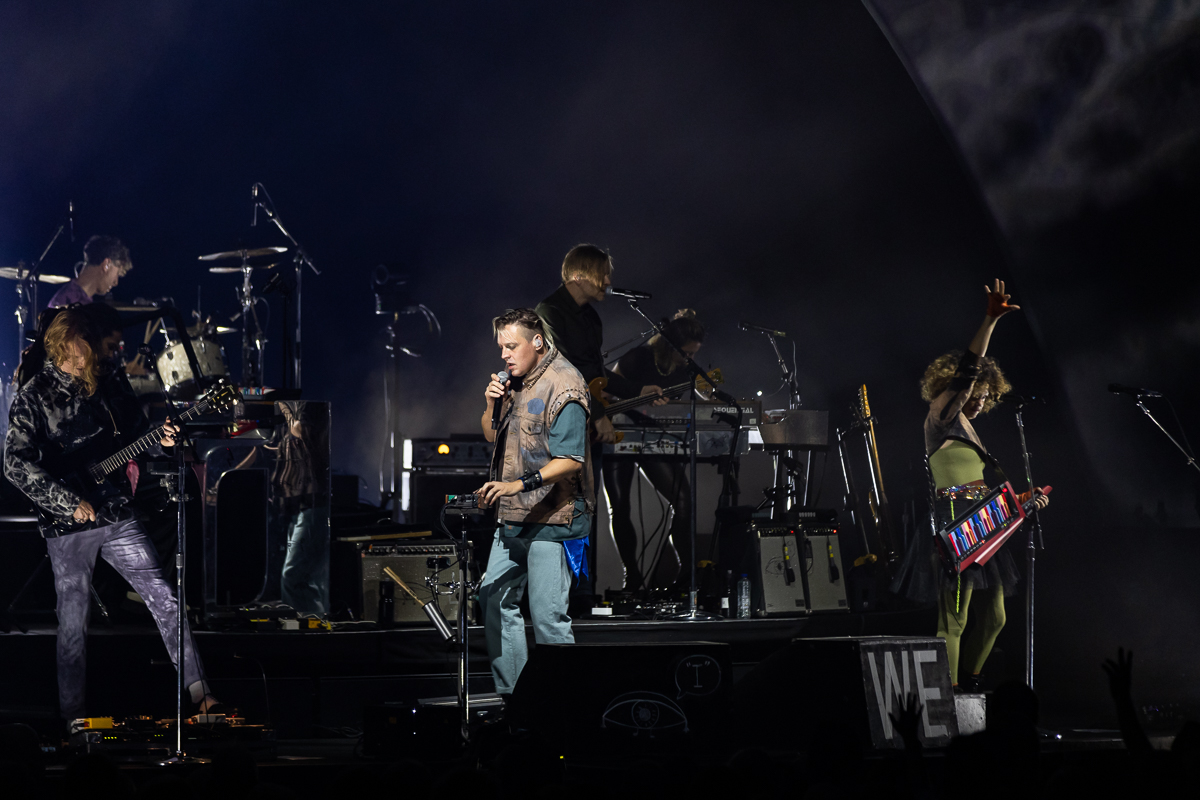 Arcade Fire @ Sportpaleis, picture 16, photographed by David Johnson - FrontView Magazine