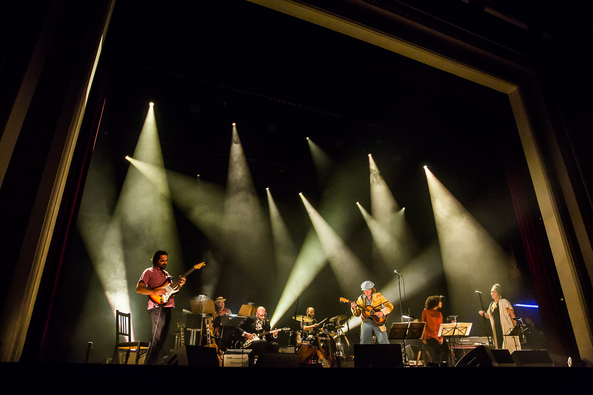 Stef Kamil Carlens & The Gates of Eden play Bob Dylan @ De Roma, picture 10, photographed by Marc Verdonck - FrontView Magazine