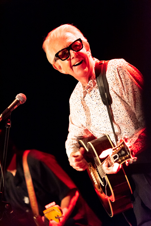 Nick Lowe & Los Straitjackets @ DeCasino Sint Niklaas, picture 24, photographed by Johan Van Buggenhout - FrontView Magazine