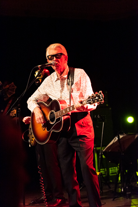 Nick Lowe & Los Straitjackets @ DeCasino Sint Niklaas, picture 28, photographed by Johan Van Buggenhout - FrontView Magazine
