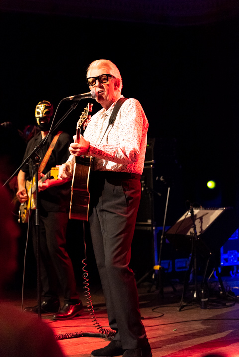 Nick Lowe & Los Straitjackets @ DeCasino Sint Niklaas, picture 31, photographed by Johan Van Buggenhout - FrontView Magazine