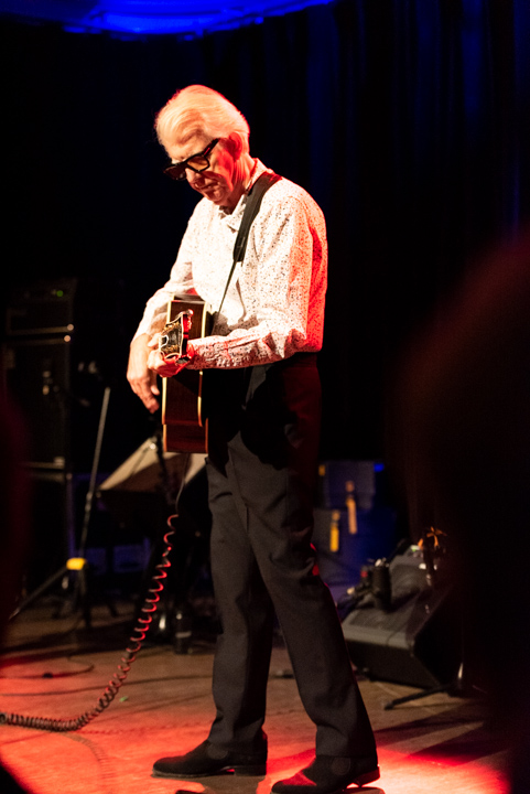 Nick Lowe & Los Straitjackets @ DeCasino Sint Niklaas, picture 32, photographed by Johan Van Buggenhout - FrontView Magazine