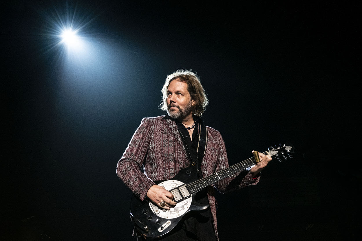 The Black Crowes @ Lotto Arena, picture 1, photographed by Sandra Van Watermeulen - FrontView Magazine