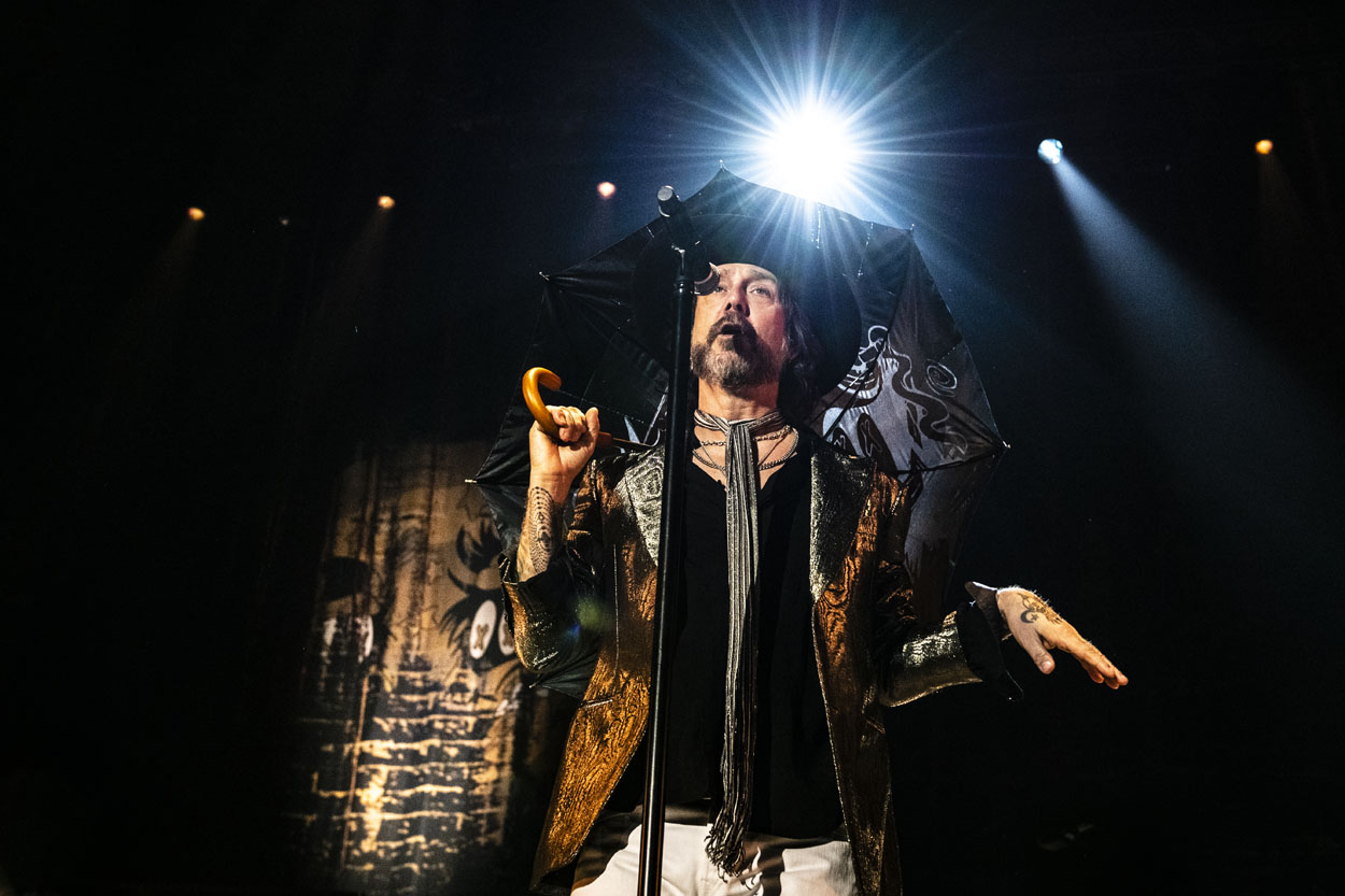 The Black Crowes @ Lotto Arena, picture 2, photographed by Sandra Van Watermeulen - FrontView Magazine