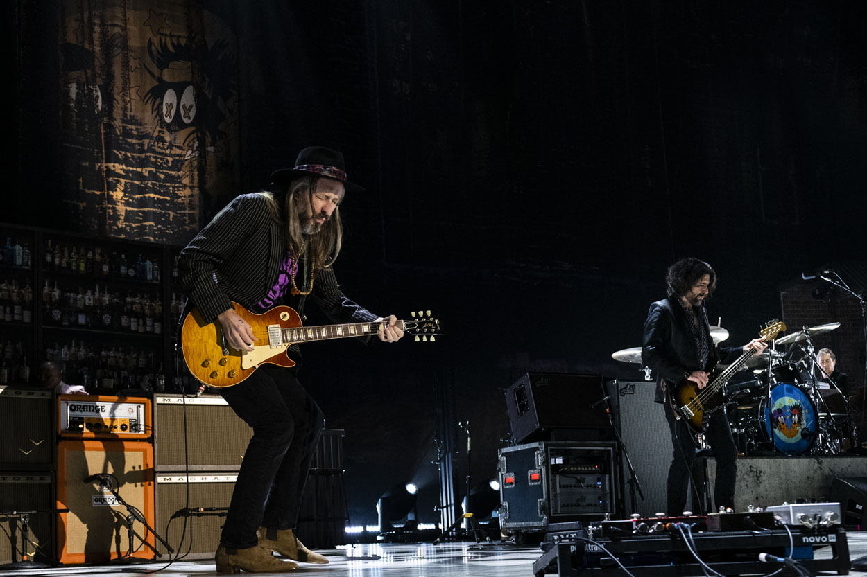 The Black Crowes @ Lotto Arena, picture 3, photographed by Sandra Van Watermeulen - FrontView Magazine