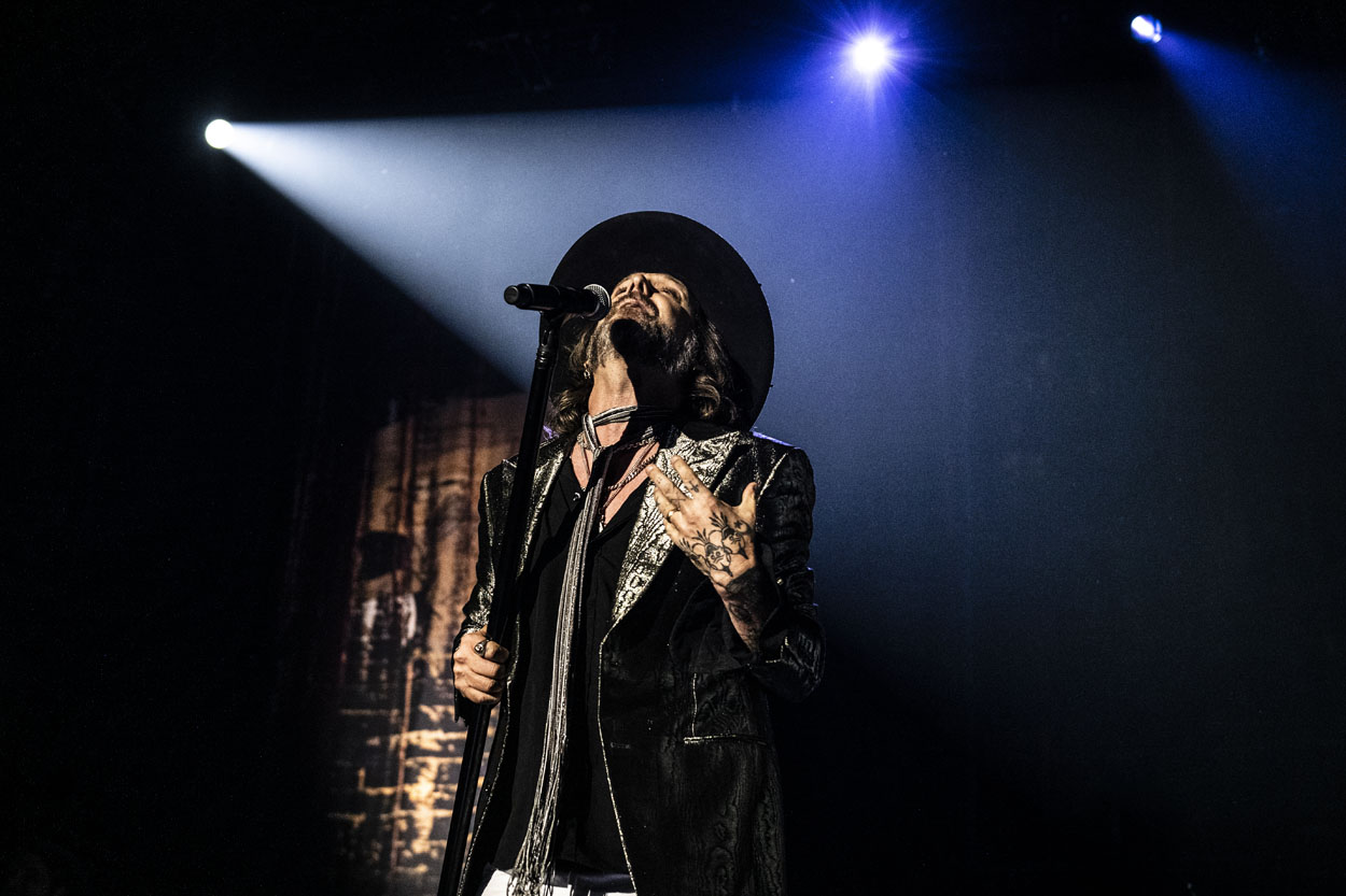 The Black Crowes @ Lotto Arena, picture 9, photographed by Sandra Van Watermeulen - FrontView Magazine