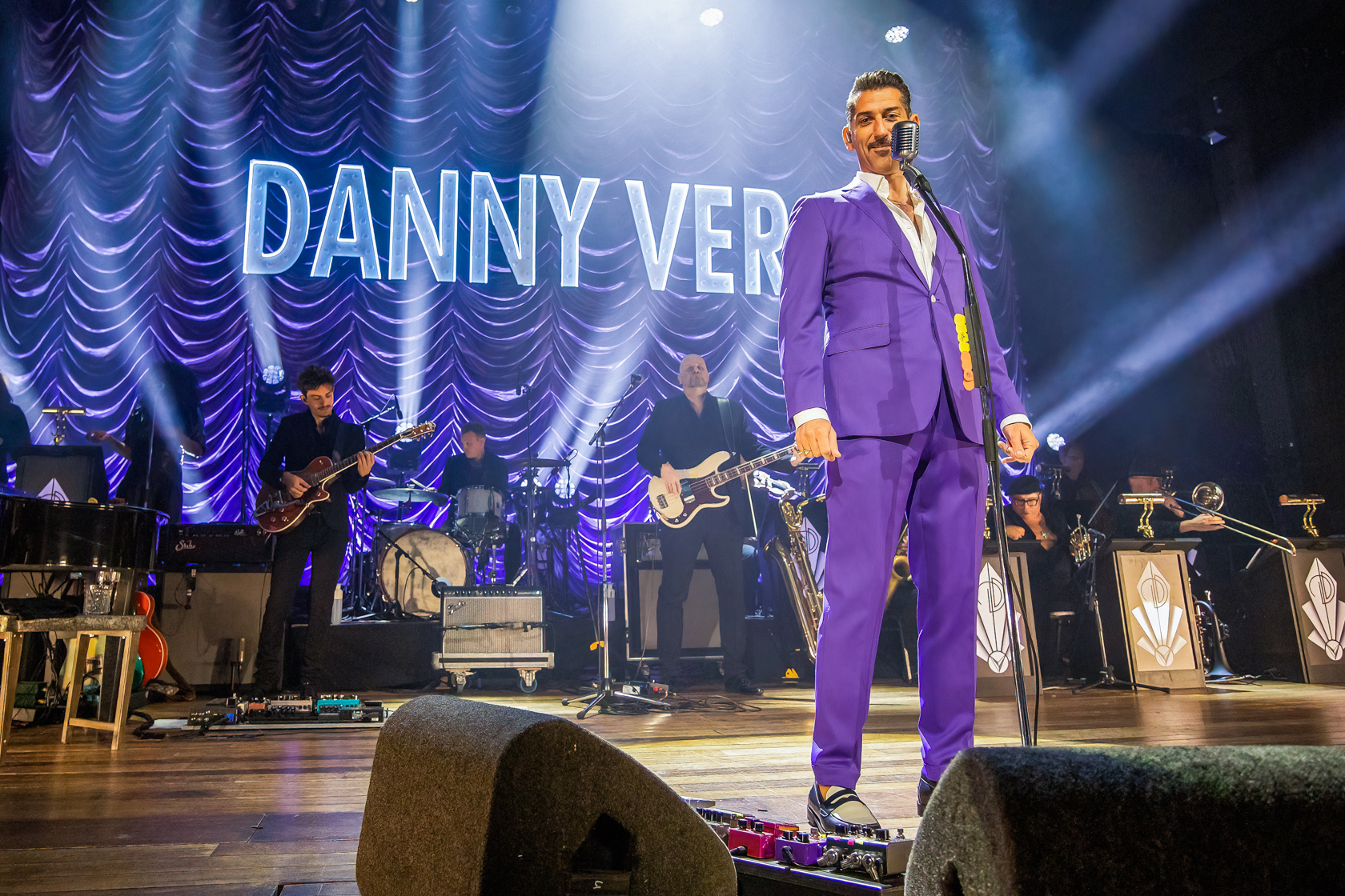 Danny Vera Live @ De Roma, picture 1, photographed by Paul Jongeneelen - FrontView Magazine