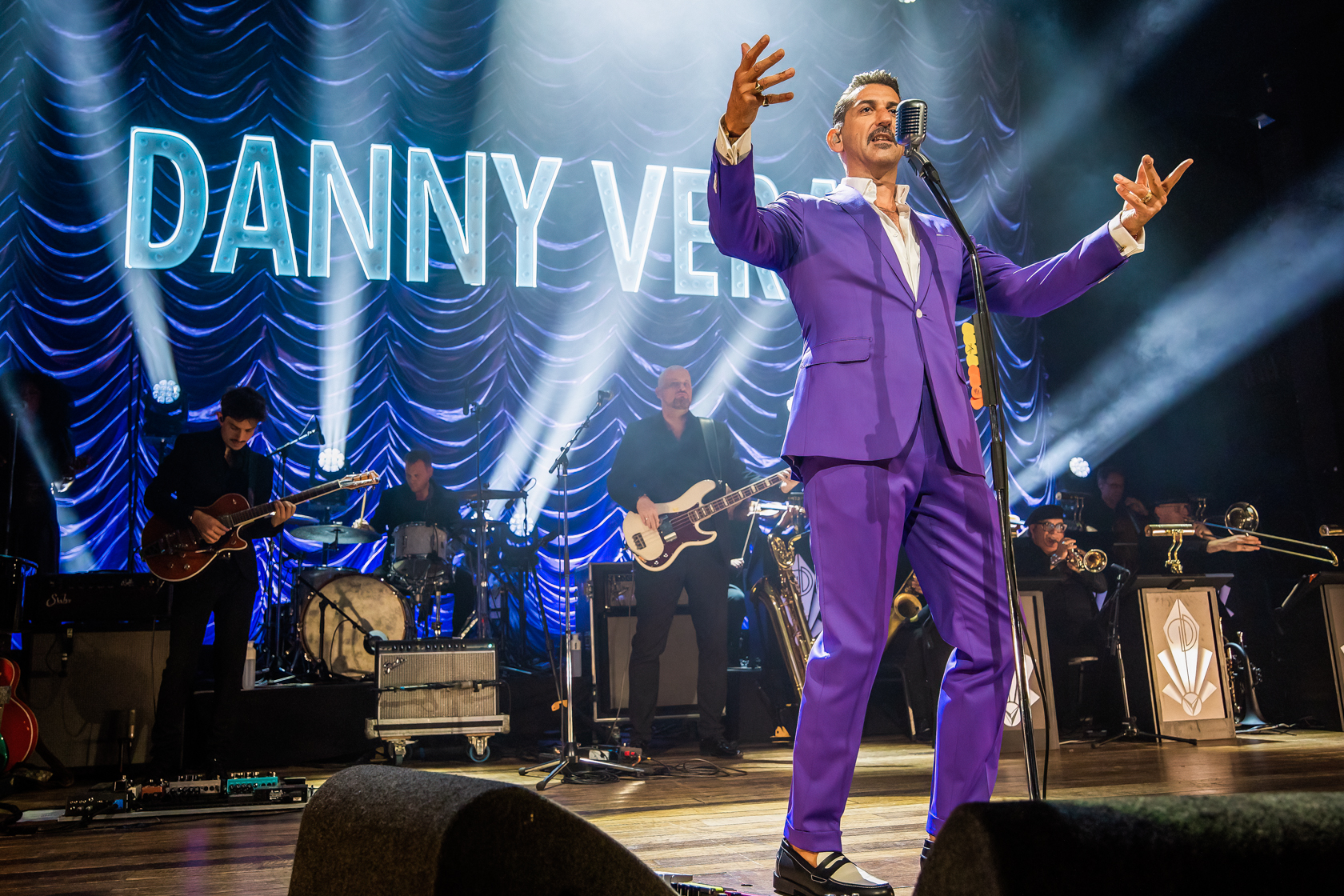 Danny Vera Live @ De Roma, picture 4, photographed by Paul Jongeneelen - FrontView Magazine