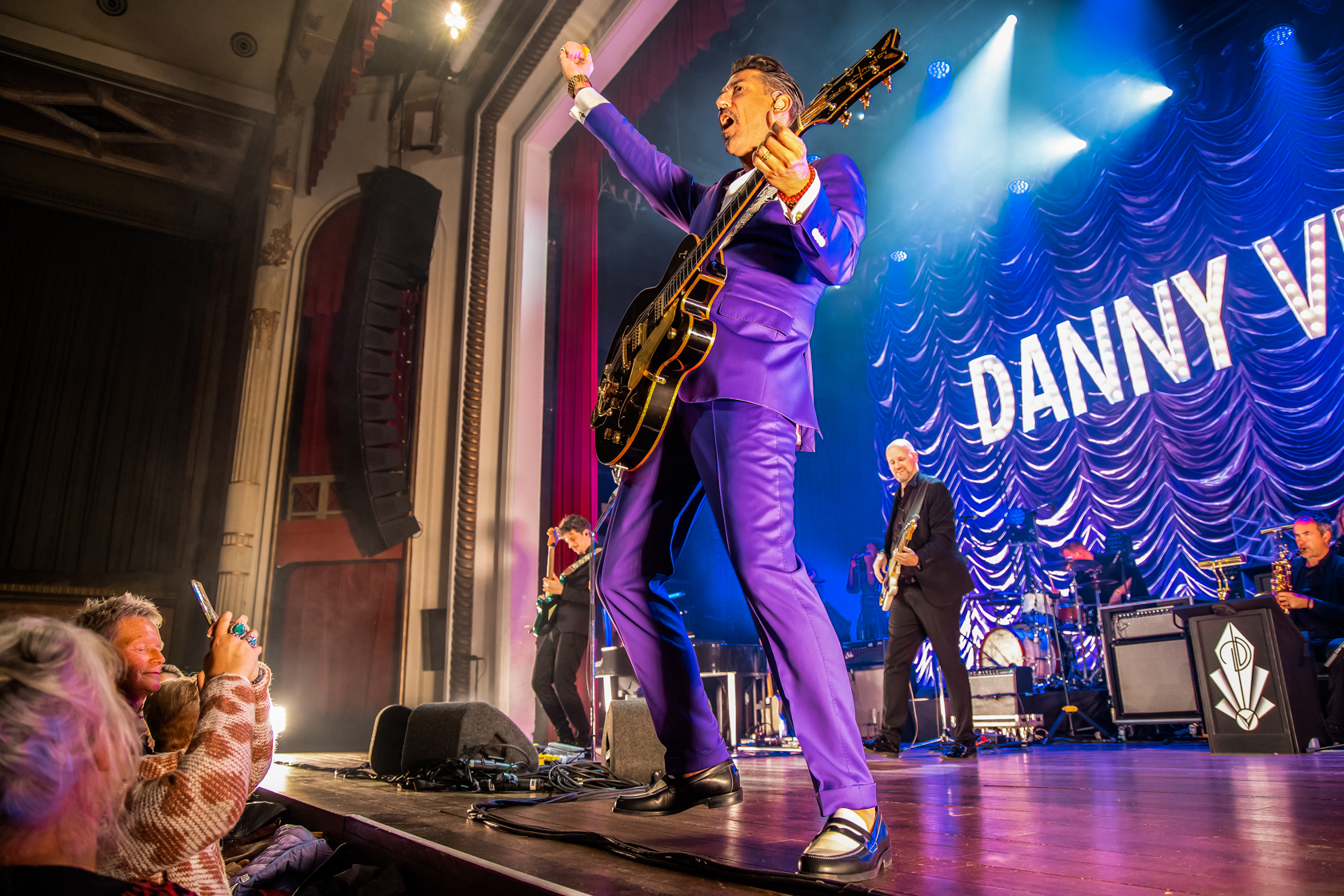 Danny Vera Live @ De Roma, picture 16, photographed by Paul Jongeneelen - FrontView Magazine
