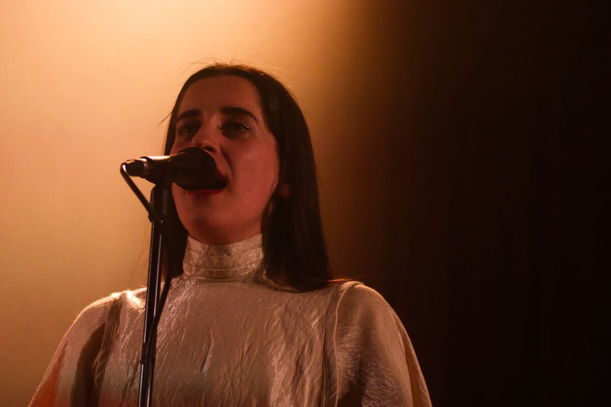 Eefje De Visser @ De Casino, picture 5, photographed by Luc Klinckaert - FrontView Magazine