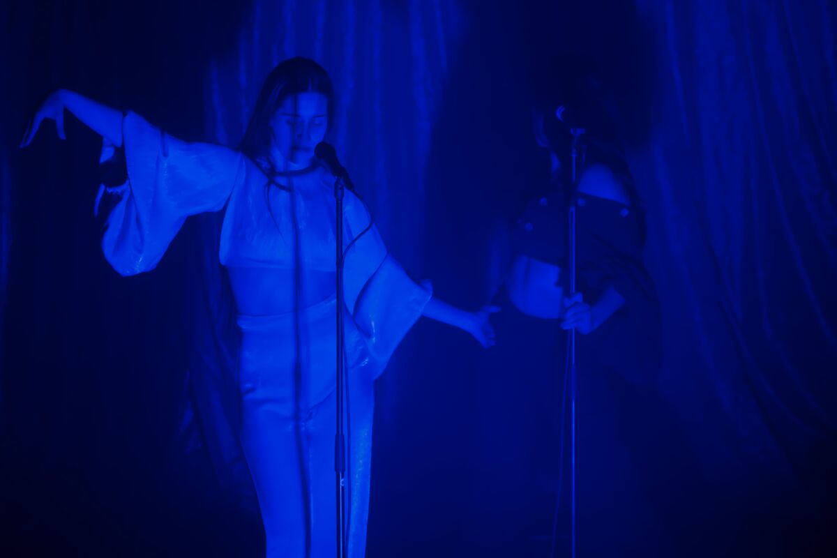 Eefje De Visser @ De Casino, picture 13, photographed by Luc Klinckaert - FrontView Magazine