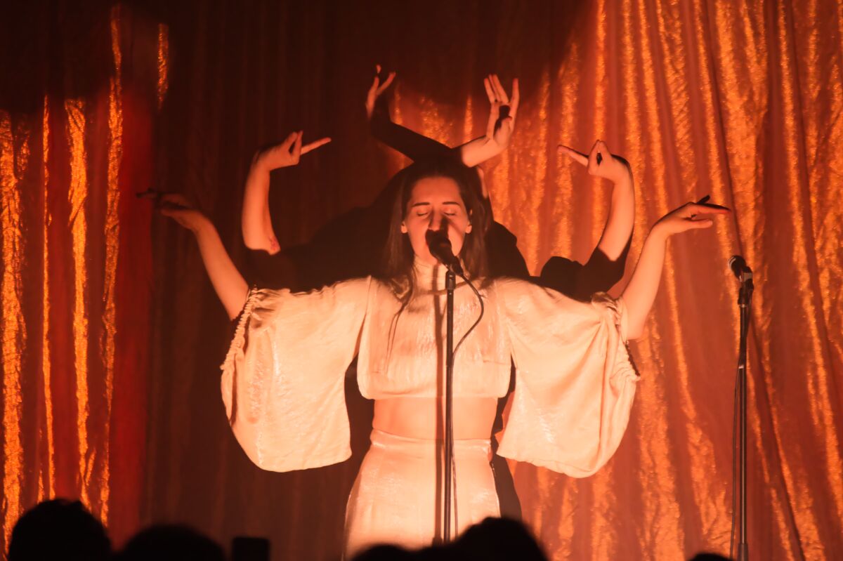 Eefje De Visser @ De Casino, picture 15, photographed by Luc Klinckaert - FrontView Magazine