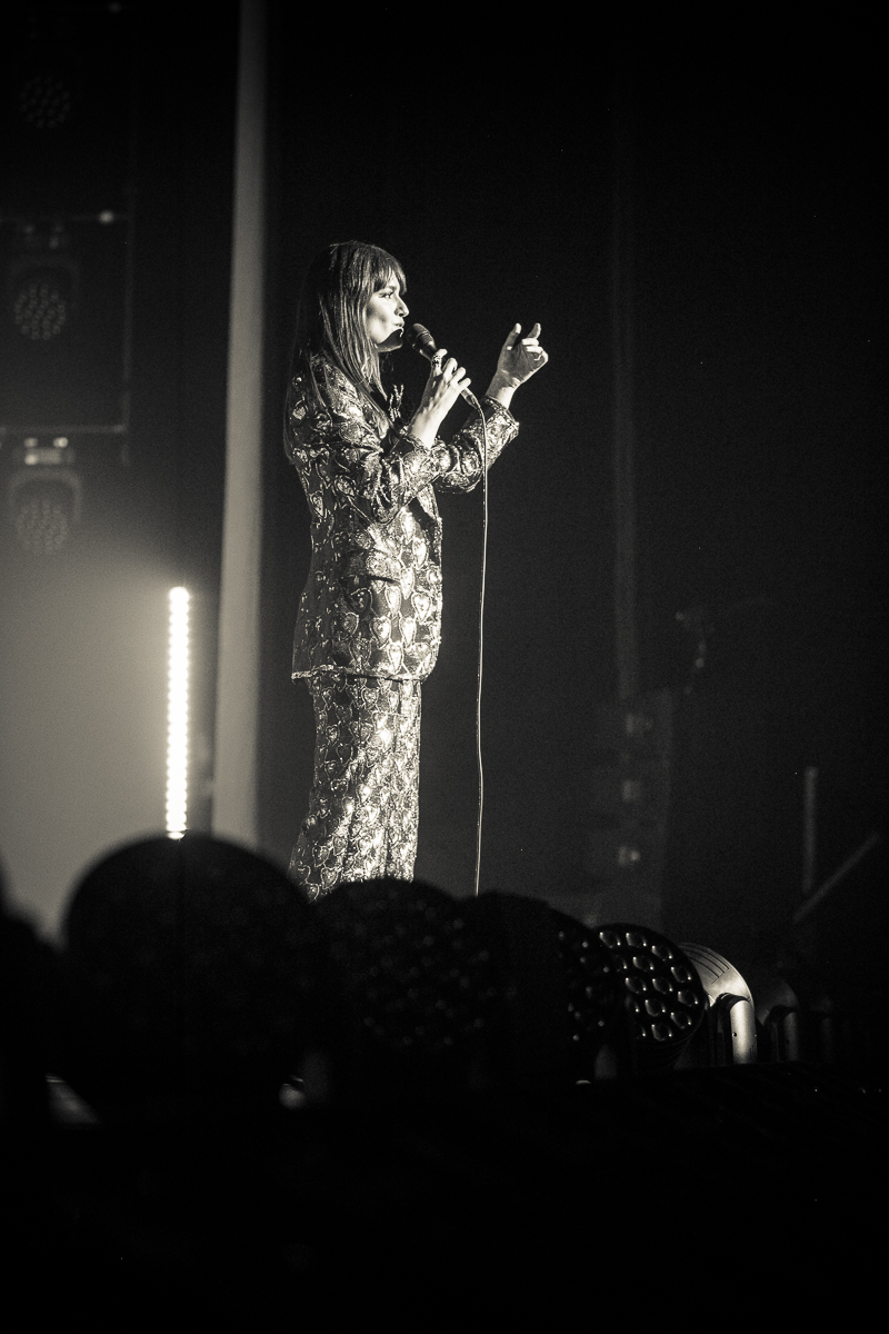 Clara Luciani @ Zénith Arena Lille, picture 6, photographed by Anais Callens - FrontView Magazine