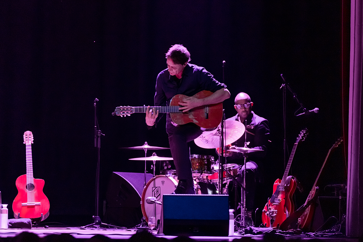 Tindersticks @ De Roma, picture 6, photographed by dirk janssens - FrontView Magazine