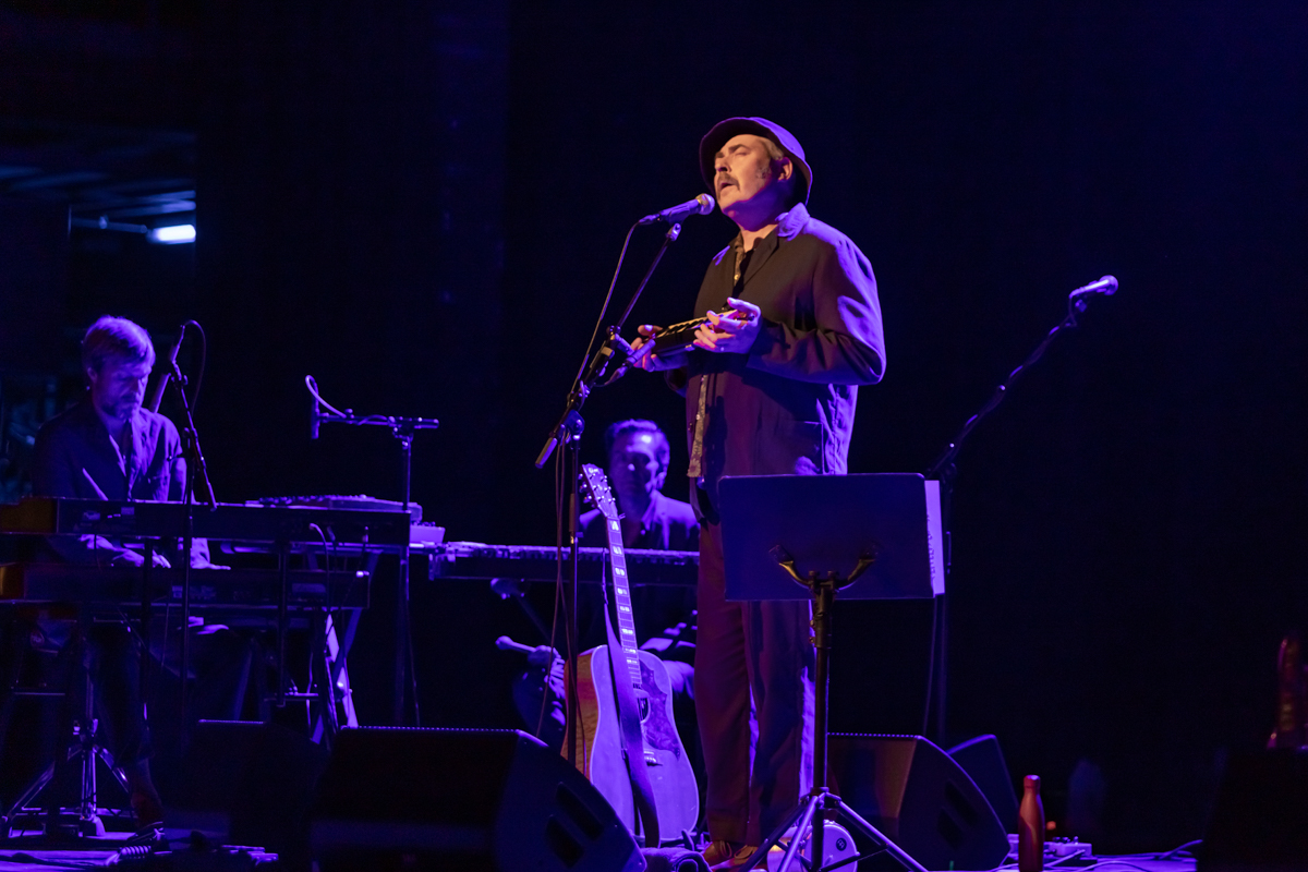 Tindersticks @ De Roma, picture 7, photographed by dirk janssens - FrontView Magazine