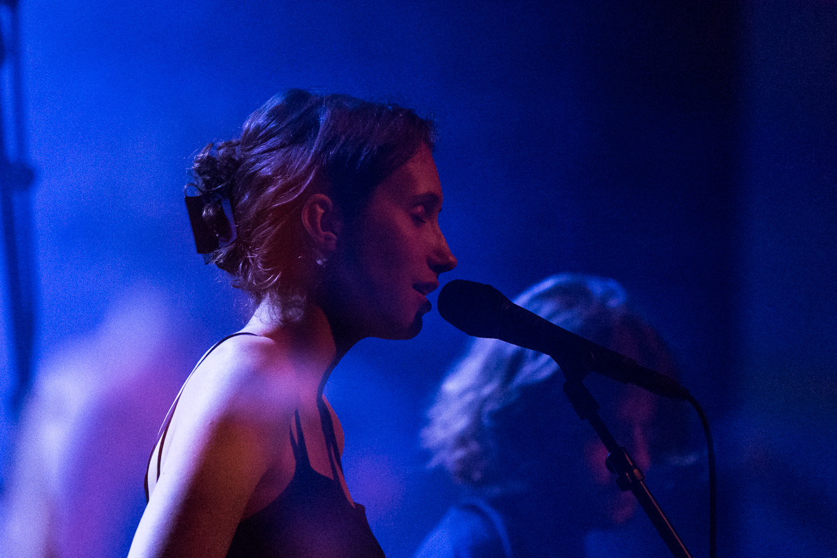 Imaginary Sister @ De Roma, picture 5, photographed by Ann Carpentier - FrontView Magazine