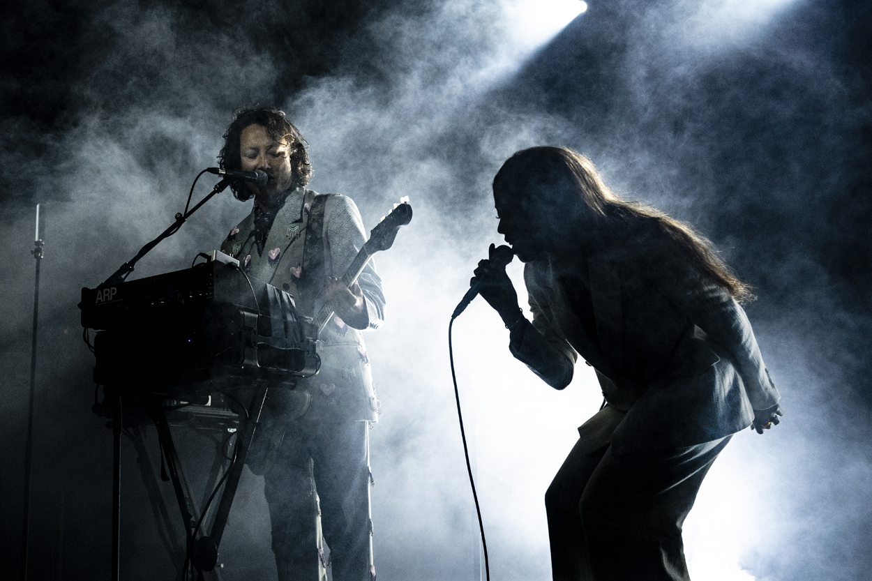 Charlotte Adigéry & Bolis Pupul @ Trix, picture 2, photographed by Sandra Van Watermeulen - FrontView Magazine