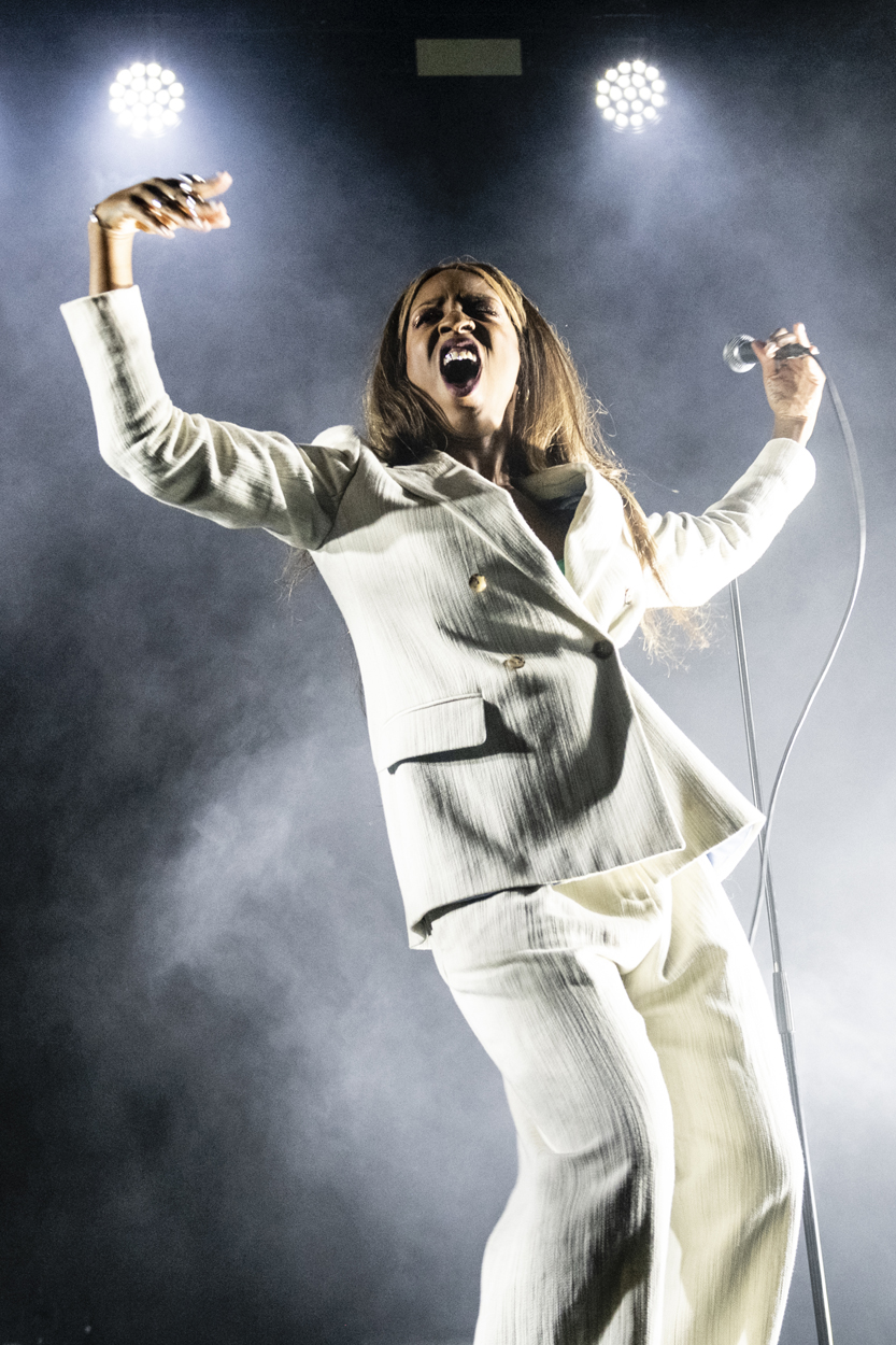 Charlotte Adigéry & Bolis Pupul @ Trix, picture 4, photographed by Sandra Van Watermeulen - FrontView Magazine