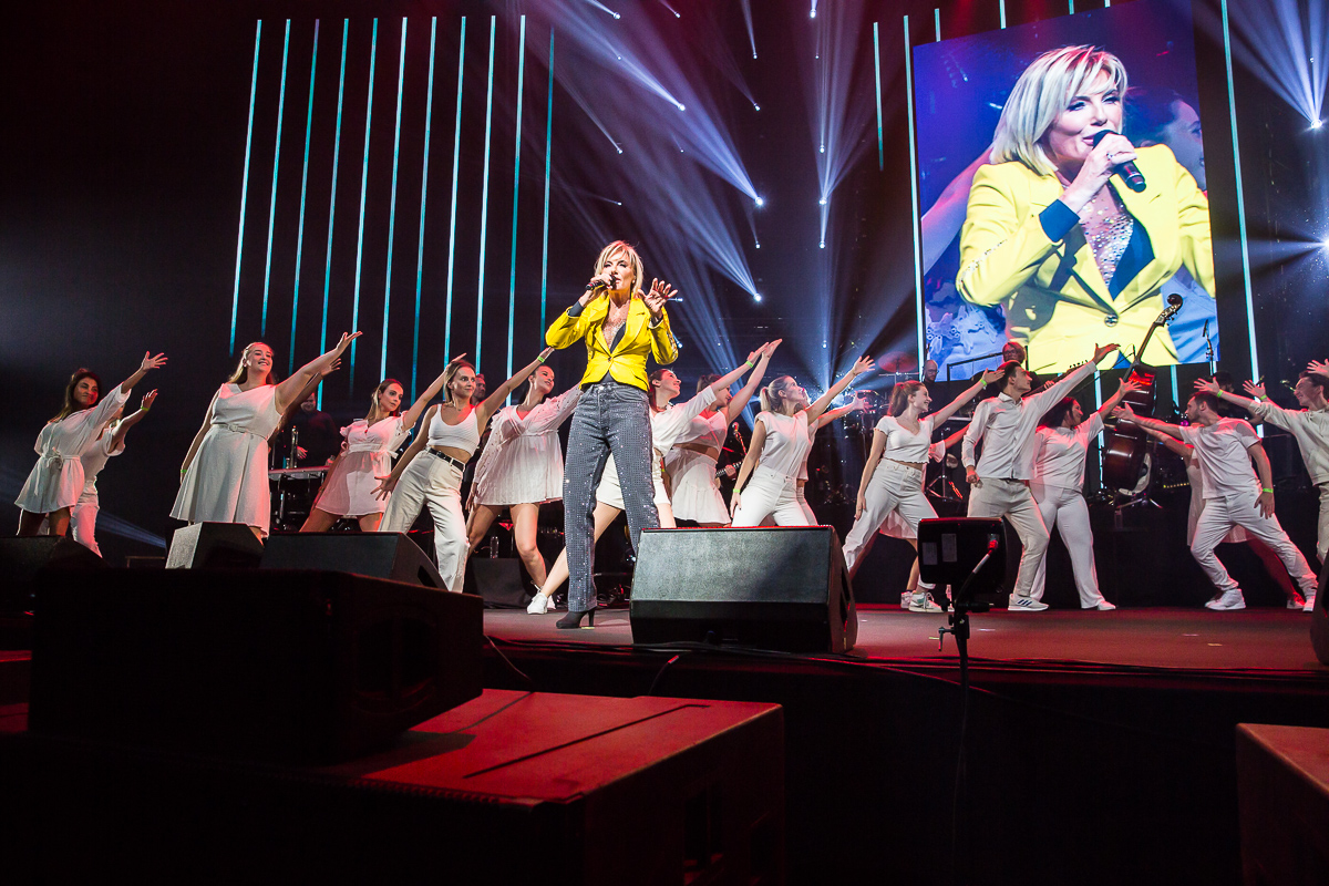 Dana Winner Invites, One Night Only @ Sportpaleis, picture 2, photographed by Marc Verdonck - FrontView Magazine