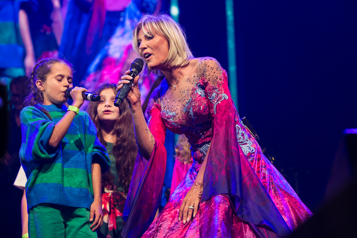 Dana Winner Invites, One Night Only @ Sportpaleis, picture 12, photographed by Marc Verdonck - FrontView Magazine