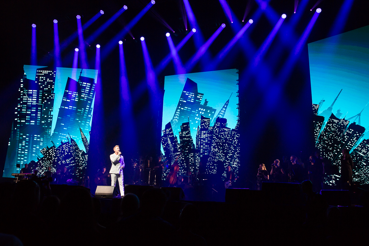 Dana Winner Invites, One Night Only @ Sportpaleis, picture 19, photographed by Marc Verdonck - FrontView Magazine