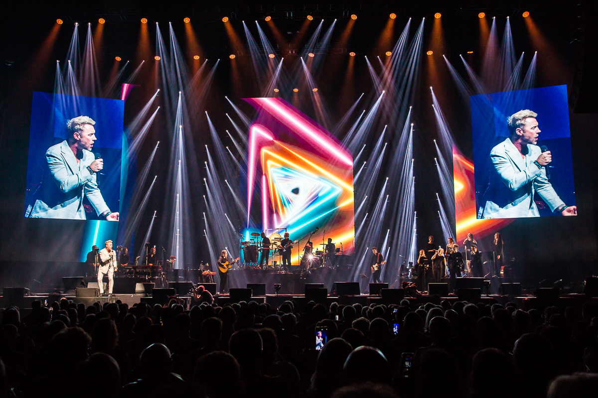 Dana Winner Invites, One Night Only @ Sportpaleis, picture 20, photographed by Marc Verdonck - FrontView Magazine