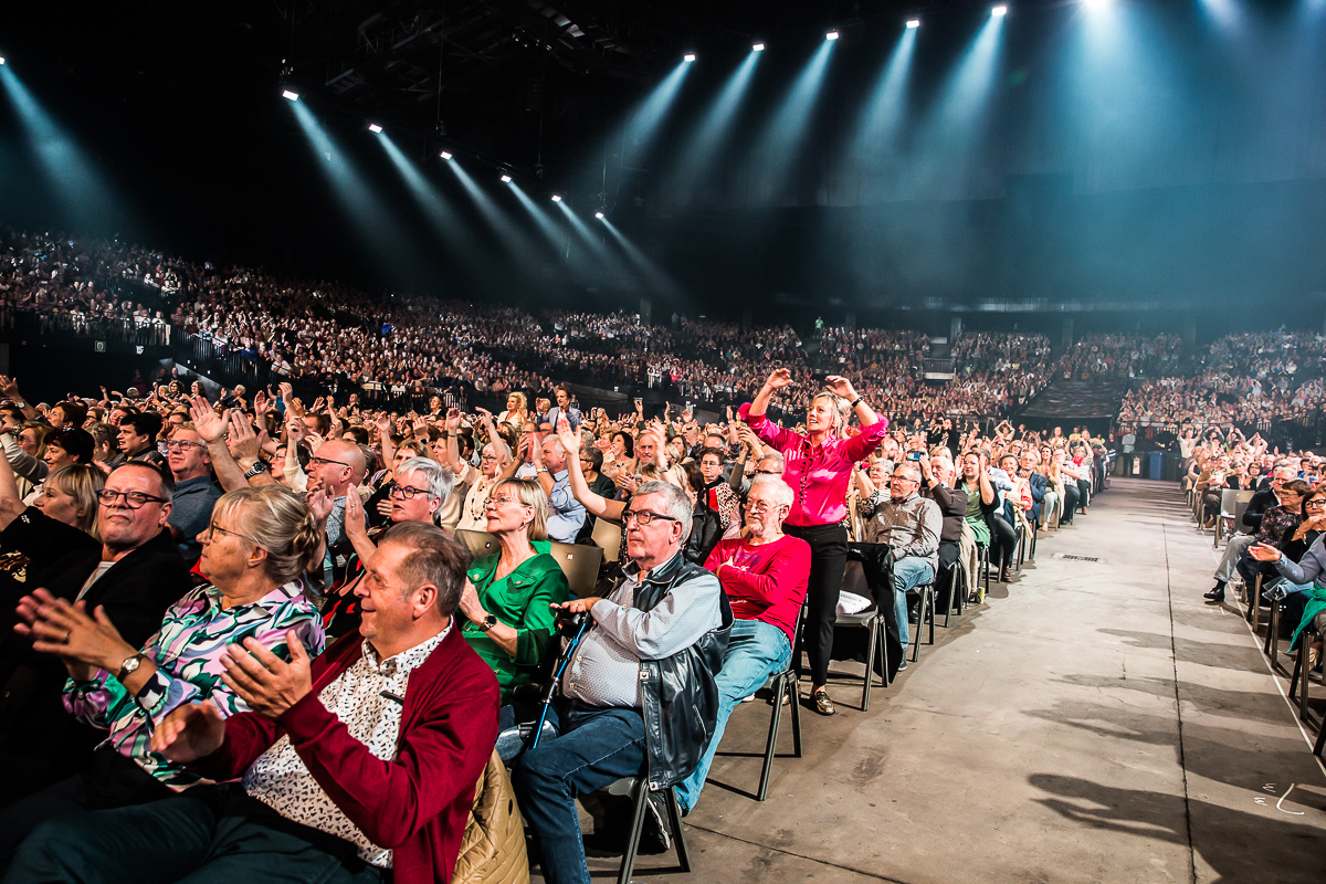 Dana Winner Invites, One Night Only @ Sportpaleis, picture 23, photographed by Marc Verdonck - FrontView Magazine