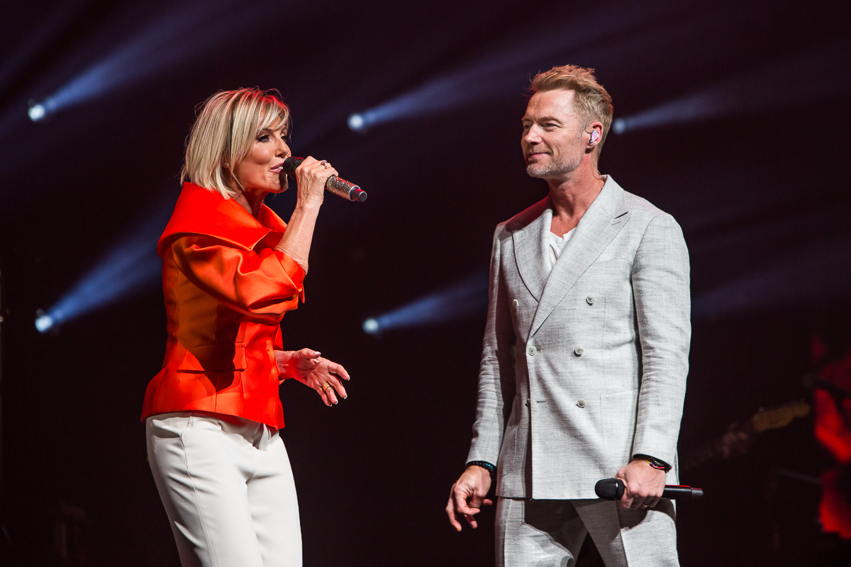 Dana Winner Invites, One Night Only @ Sportpaleis, picture 25, photographed by Marc Verdonck - FrontView Magazine