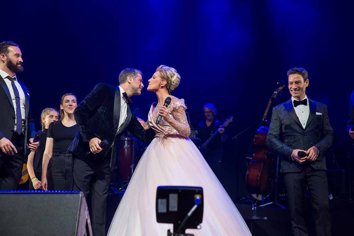 Dana Winner Invites, One Night Only @ Sportpaleis, picture 75, photographed by Marc Verdonck - FrontView Magazine