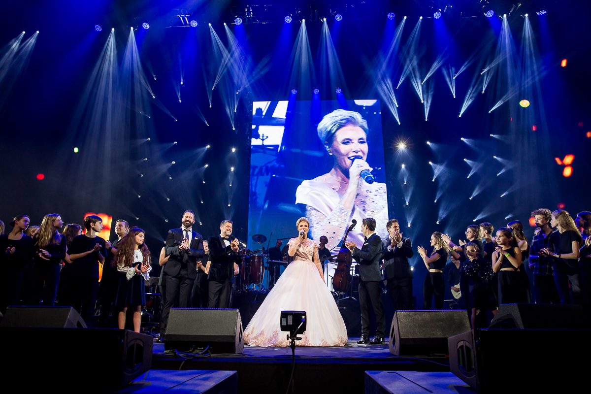 Dana Winner Invites, One Night Only @ Sportpaleis, picture 76, photographed by Marc Verdonck - FrontView Magazine