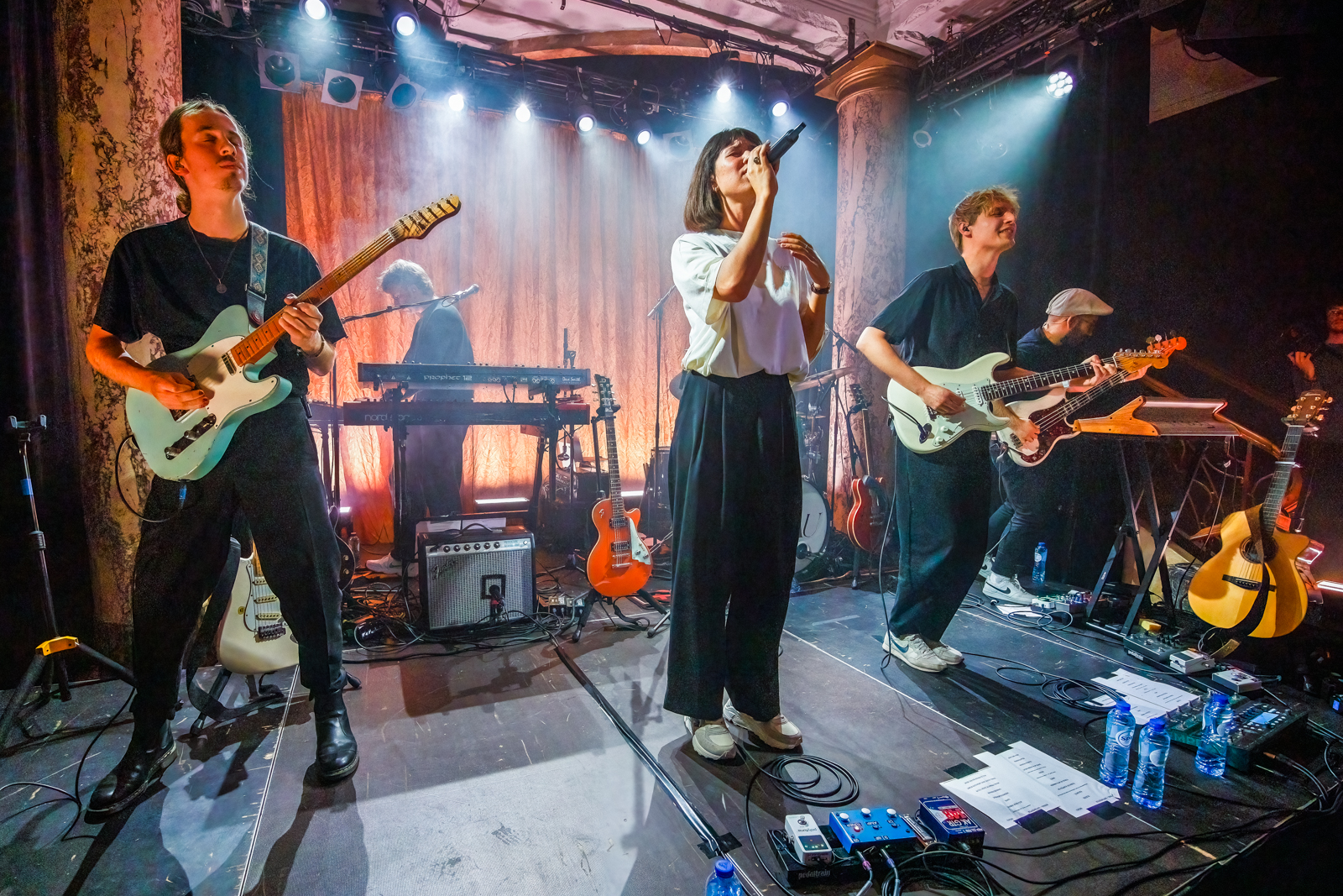 Meau Live at De Roma, picture 1, photographed by Paul Jongeneelen - FrontView Magazine