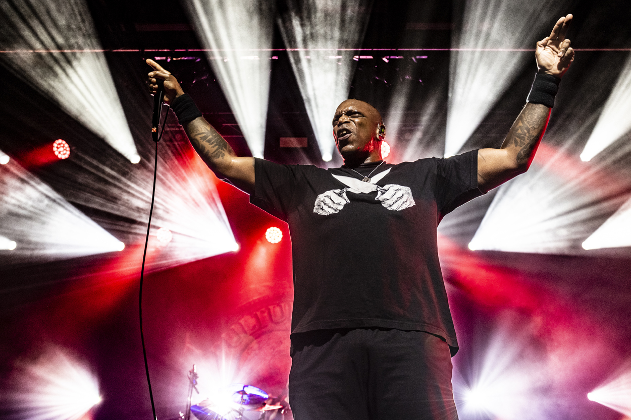 Sepultura @ Trix, picture 12, photographed by Sandra Van Watermeulen - FrontView Magazine