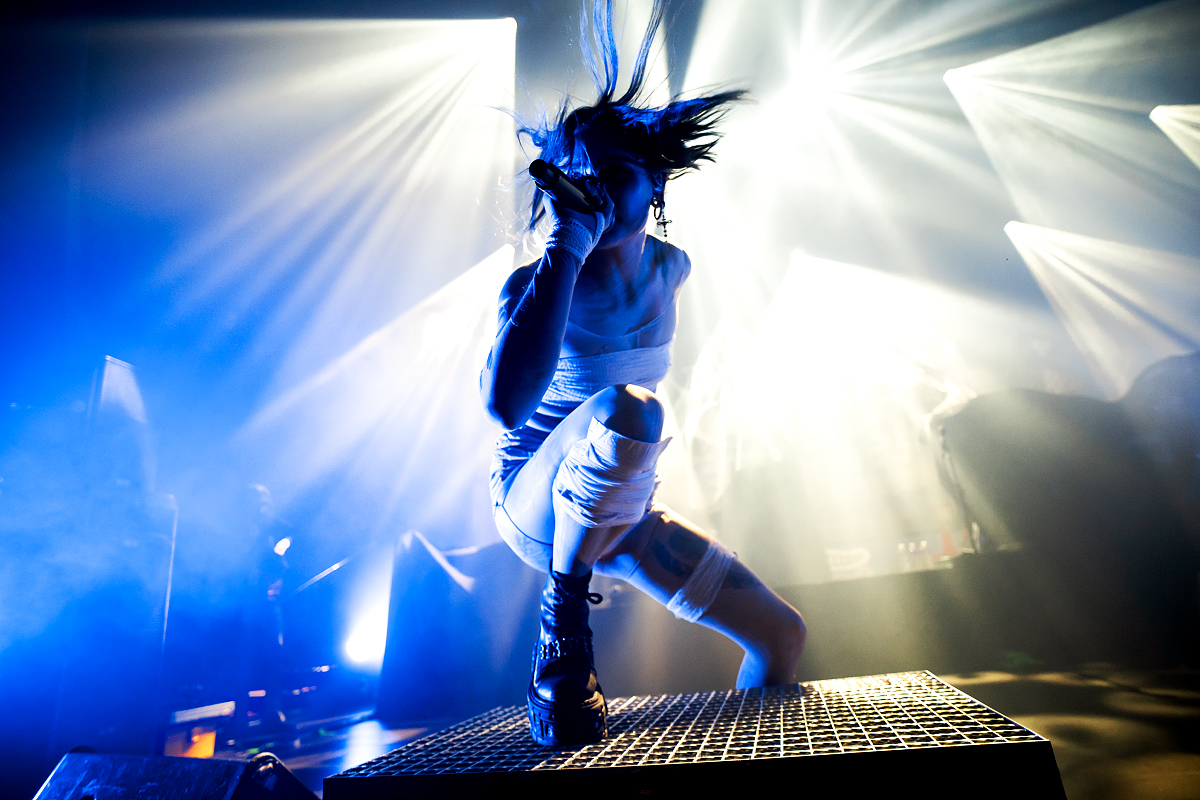Mimi Barks @ La Madeleine, picture 1, photographed by Magali Decamps - FrontView Magazine
