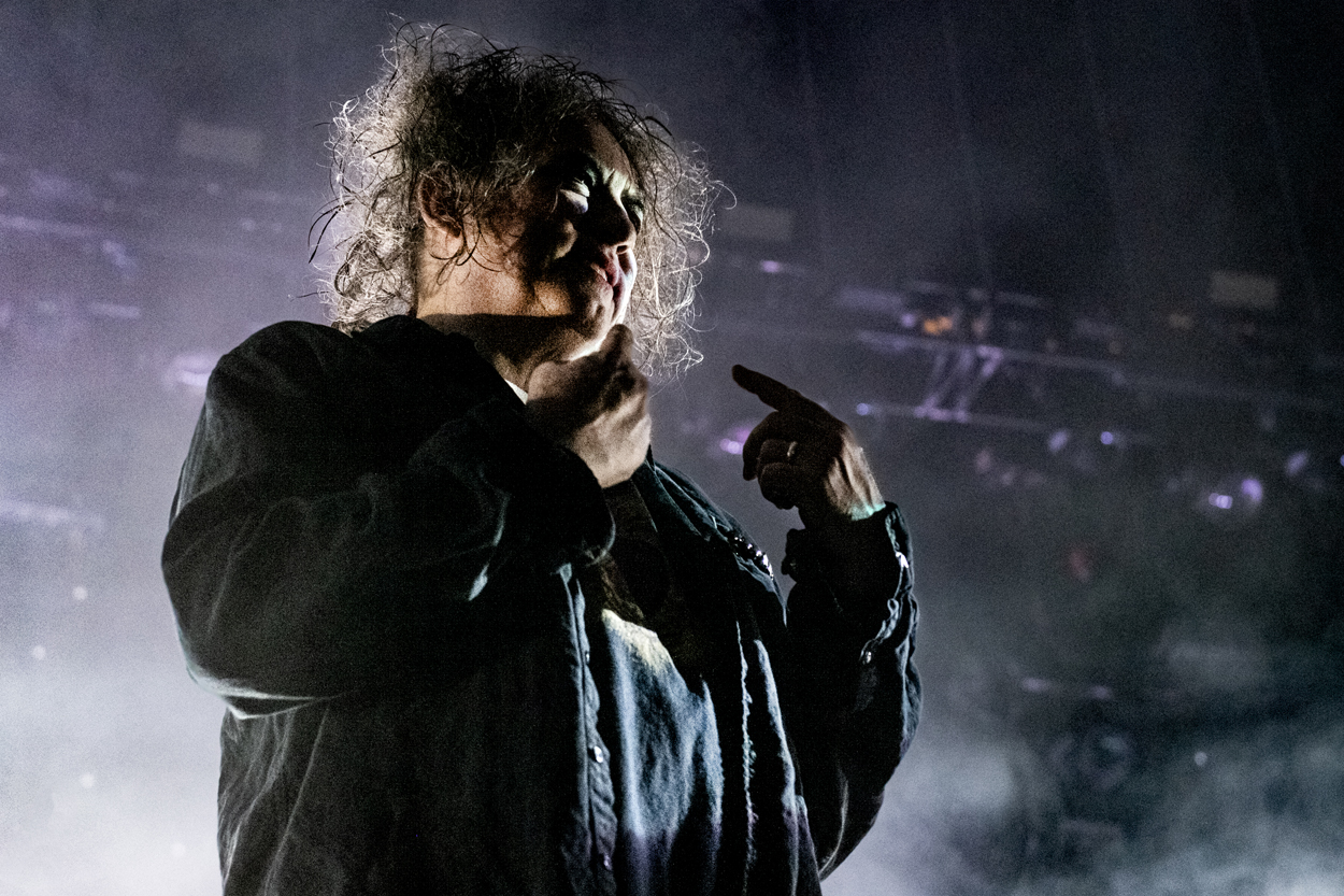 The Cure @ Sportpaleis, foto 1, foto's door Sandra Van Watermeulen - FrontView Magazine