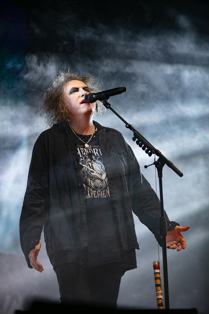 The Cure @ Stade Couvert de Liévin, picture 1, photographed by Anais Callens - FrontView Magazine