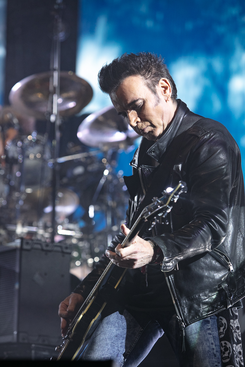 The Cure @ Stade Couvert de Liévin, picture 2, photographed by Anais Callens - FrontView Magazine