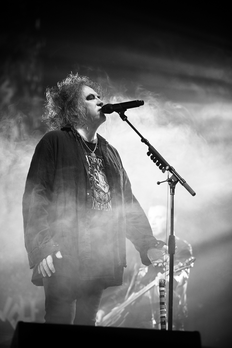 The Cure @ Stade Couvert de Liévin, picture 3, photographed by Anais Callens - FrontView Magazine
