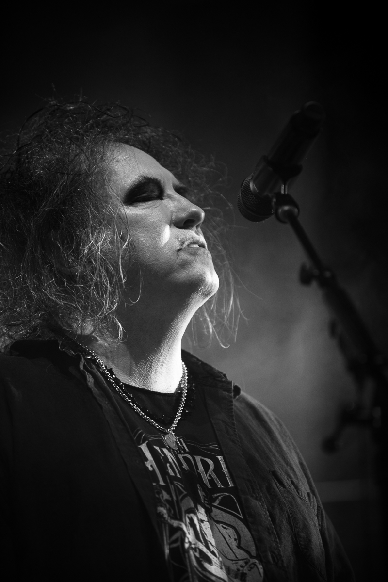 The Cure @ Stade Couvert de Liévin, picture 5, photographed by Anais Callens - FrontView Magazine