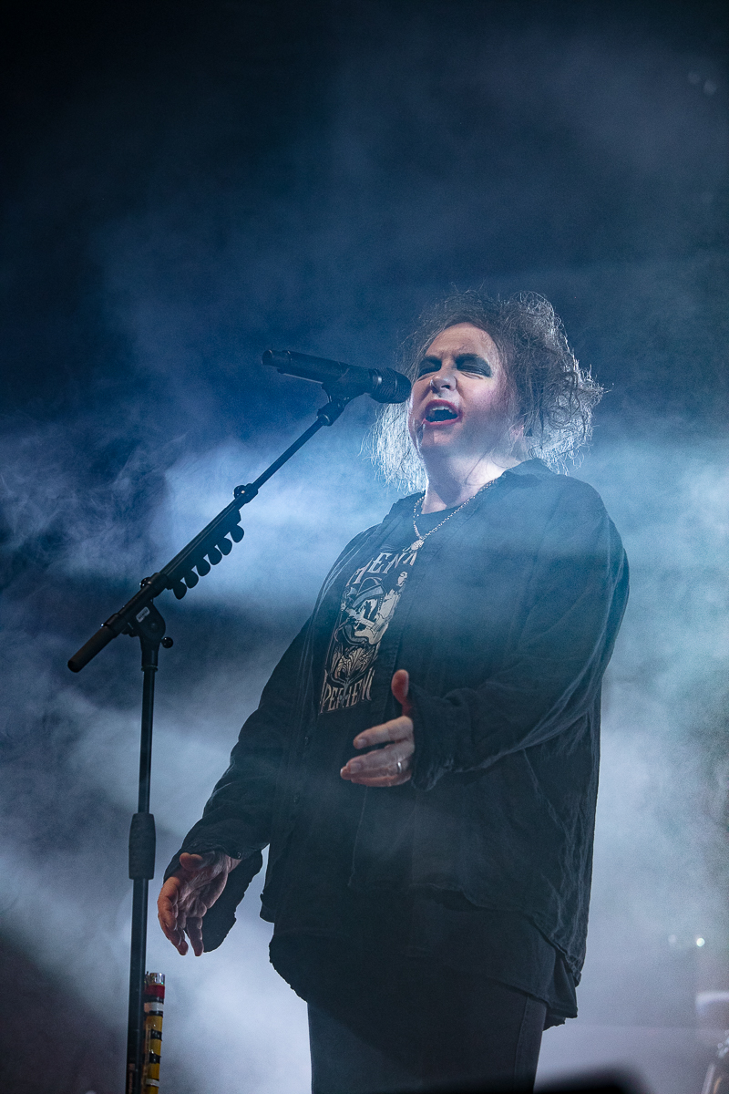The Cure @ Stade Couvert de Liévin, picture 10, photographed by Anais Callens - FrontView Magazine