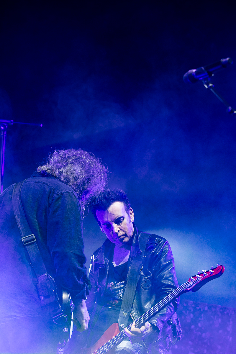 The Cure @ Stade Couvert de Liévin, picture 15, photographed by Anais Callens - FrontView Magazine
