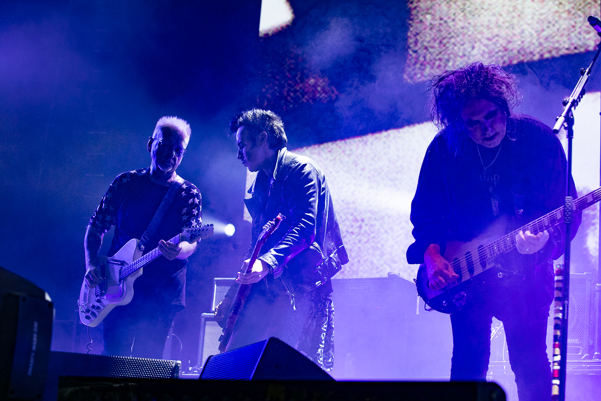 The Cure @ Stade Couvert de Liévin, picture 18, photographed by Anais Callens - FrontView Magazine