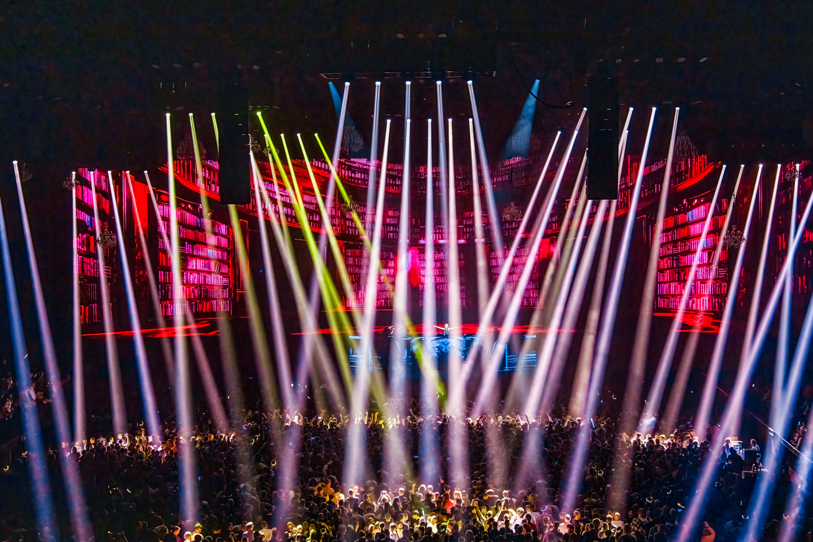 Dimitri Vegas & Like Mike Live in Sportpaleis, foto 5, foto's door Paul Jongeneelen - FrontView Magazine