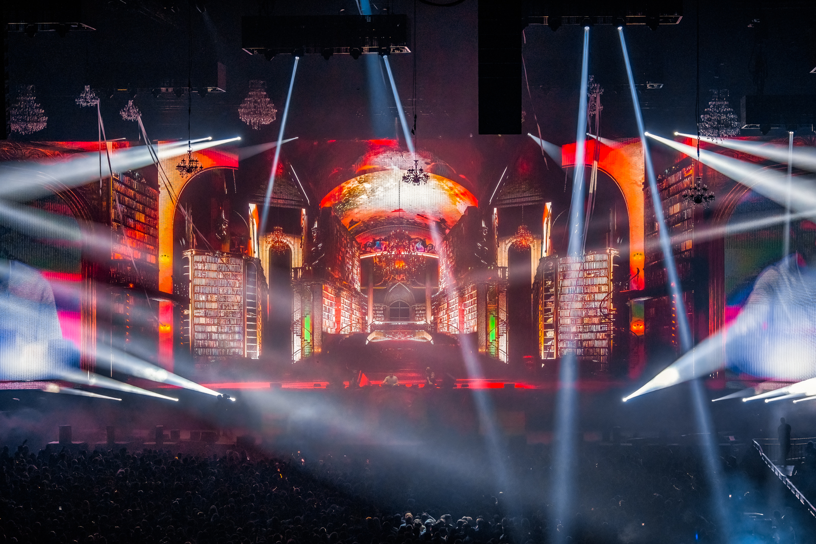 Dimitri Vegas & Like Mike Live in Sportpaleis, foto 6, foto's door Paul Jongeneelen - FrontView Magazine