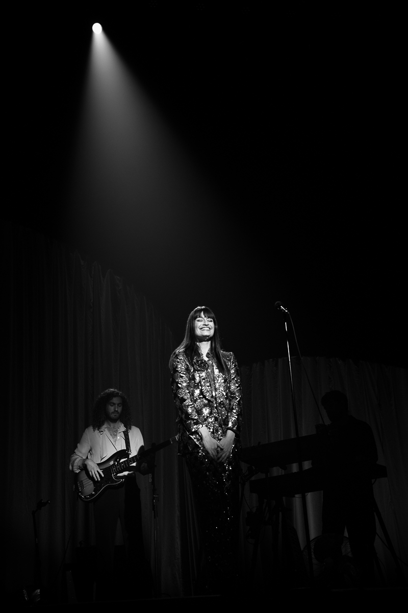Clara Luciani - Respire Encore Tour @ Zénith de Lille, picture 5, photographed by Anais Callens - FrontView Magazine