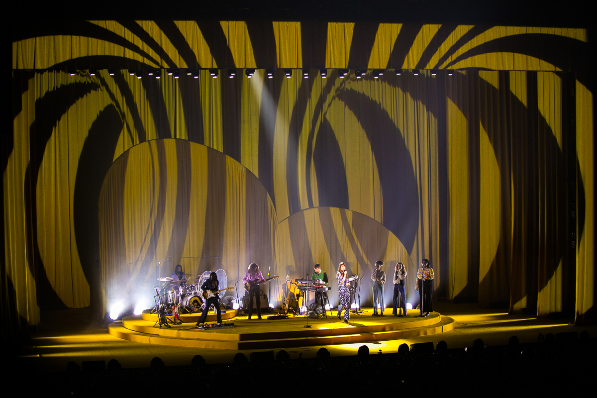 Clara Luciani - Respire Encore Tour @ Zénith de Lille, picture 11, photographed by Anais Callens - FrontView Magazine