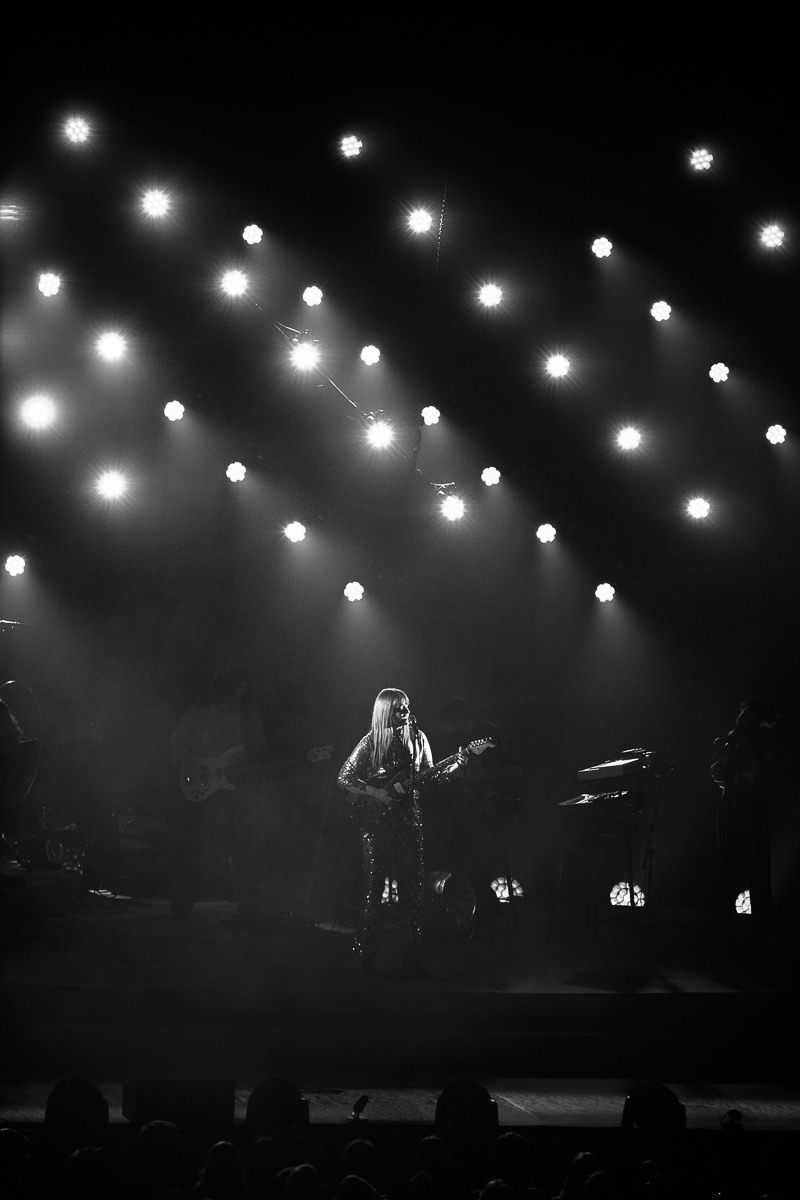 Clara Luciani - Respire Encore Tour @ Zénith de Lille, picture 13, photographed by Anais Callens - FrontView Magazine