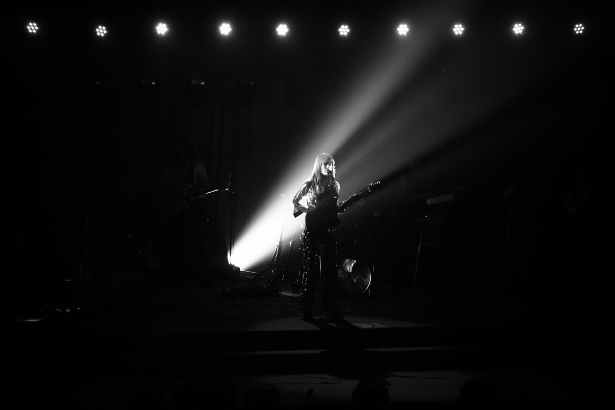 Clara Luciani - Respire Encore Tour @ Zénith de Lille, picture 14, photographed by Anais Callens - FrontView Magazine