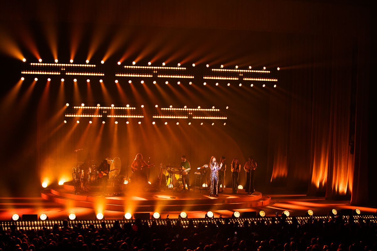 Clara Luciani - Respire Encore Tour @ Zénith de Lille, picture 17, photographed by Anais Callens - FrontView Magazine