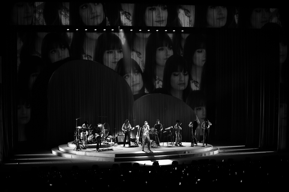 Clara Luciani - Respire Encore Tour @ Zénith de Lille, picture 19, photographed by Anais Callens - FrontView Magazine