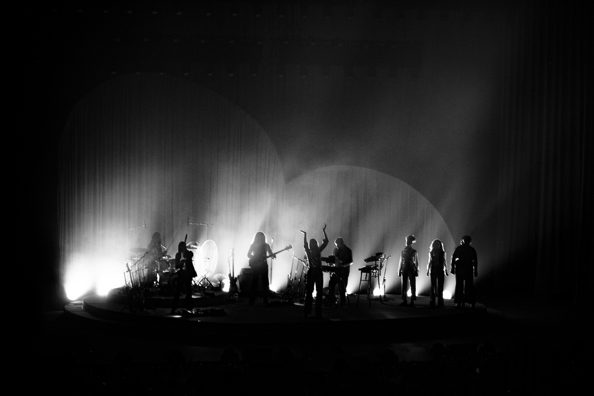 Clara Luciani - Respire Encore Tour @ Zénith de Lille, picture 20, photographed by Anais Callens - FrontView Magazine